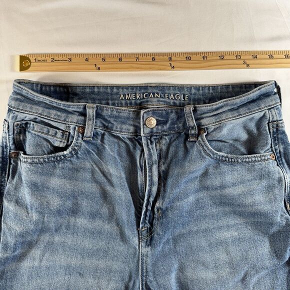 American Eagle Strigid Mom Jean Distressed Size 10 - Picture 4 of 9